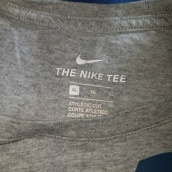 Nike T-shirt - Picture 3 of 4